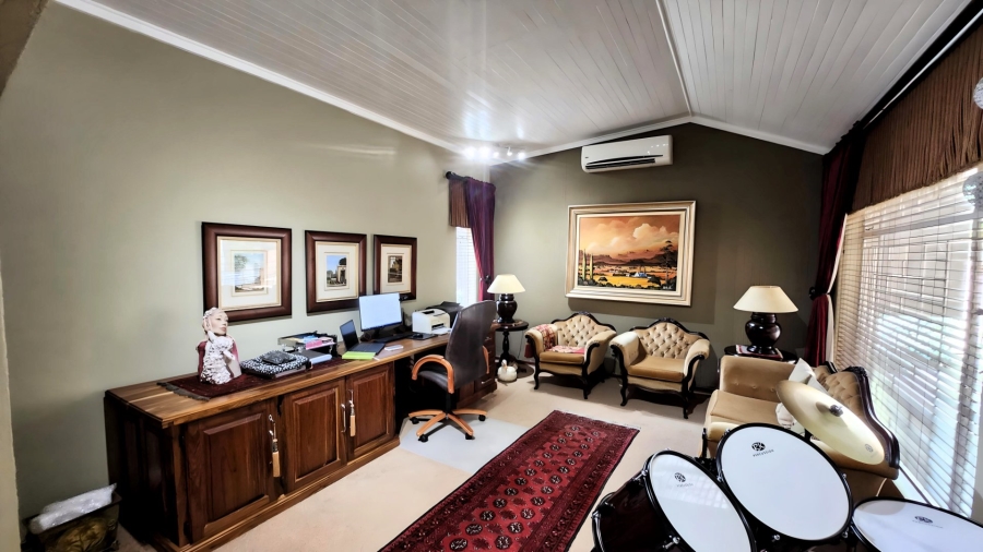 5 Bedroom Property for Sale in Doringkruin North West